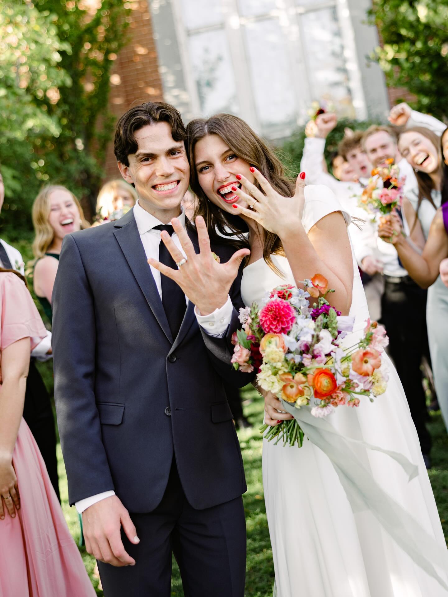 Nothing makes me happier than a clients unique vision for their wedding day coming to life after months of planning! Truly one of my favorite parts of this job is getting to know my couples and help them however I can. It fills me with so much excitement when I see it wall come together and how happy they are!
Venue @thenorthamptonhouse
Photographer @londsphoto_
Bride @abbylindstrom