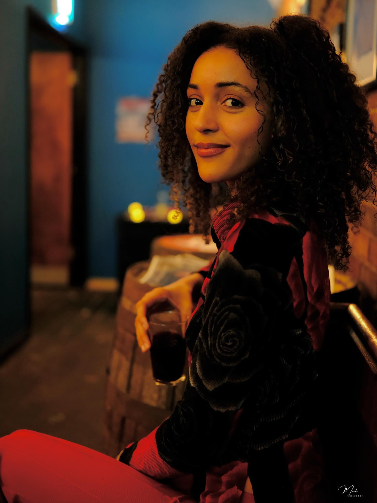 My favourite portrait of the year is this pre gig shot….5 minutes and we got a couple of beautiful portraits #dannielladee #portraitphotography #portraitmood