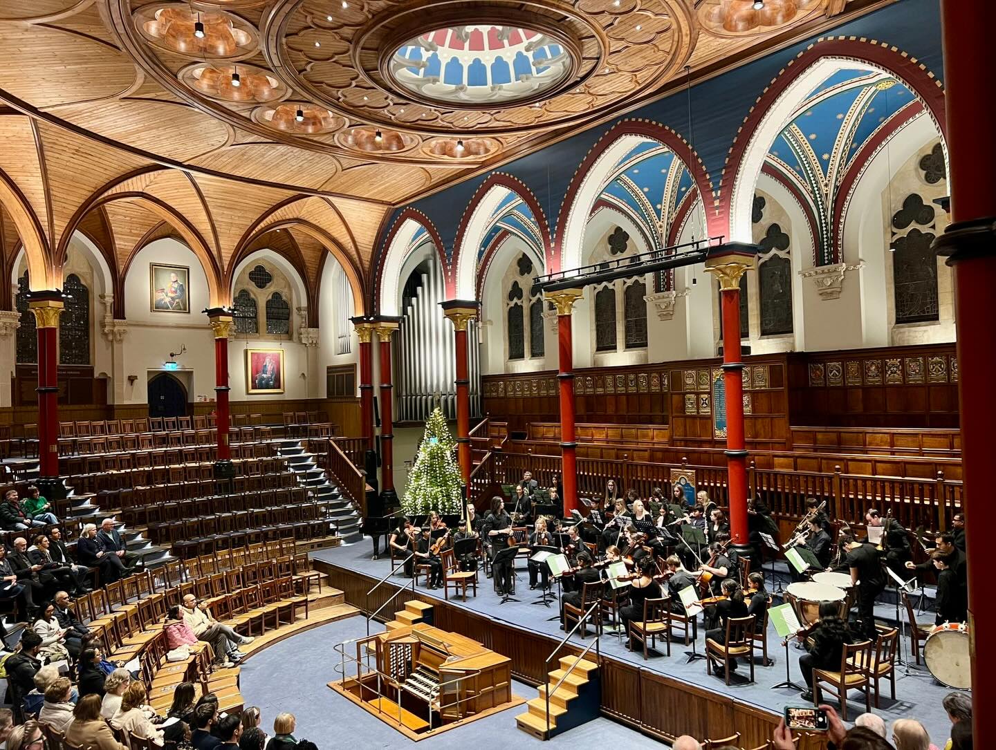 HYM performing at Sparkle on the Hill ✨in support of Harrow Giving. Incredible opportunity for our students to perform at Harrow Speech Room - what an amazing venue and a great way to close out 2025! Excited for what 2026 has in store! 🎶🎻🎺
The start of a new term is the perfect time to join, get in touch if you’re interested! Email us at: office@hym.org.uk
#harrowonthehill #youngmusicians #musicinharrow #HYM