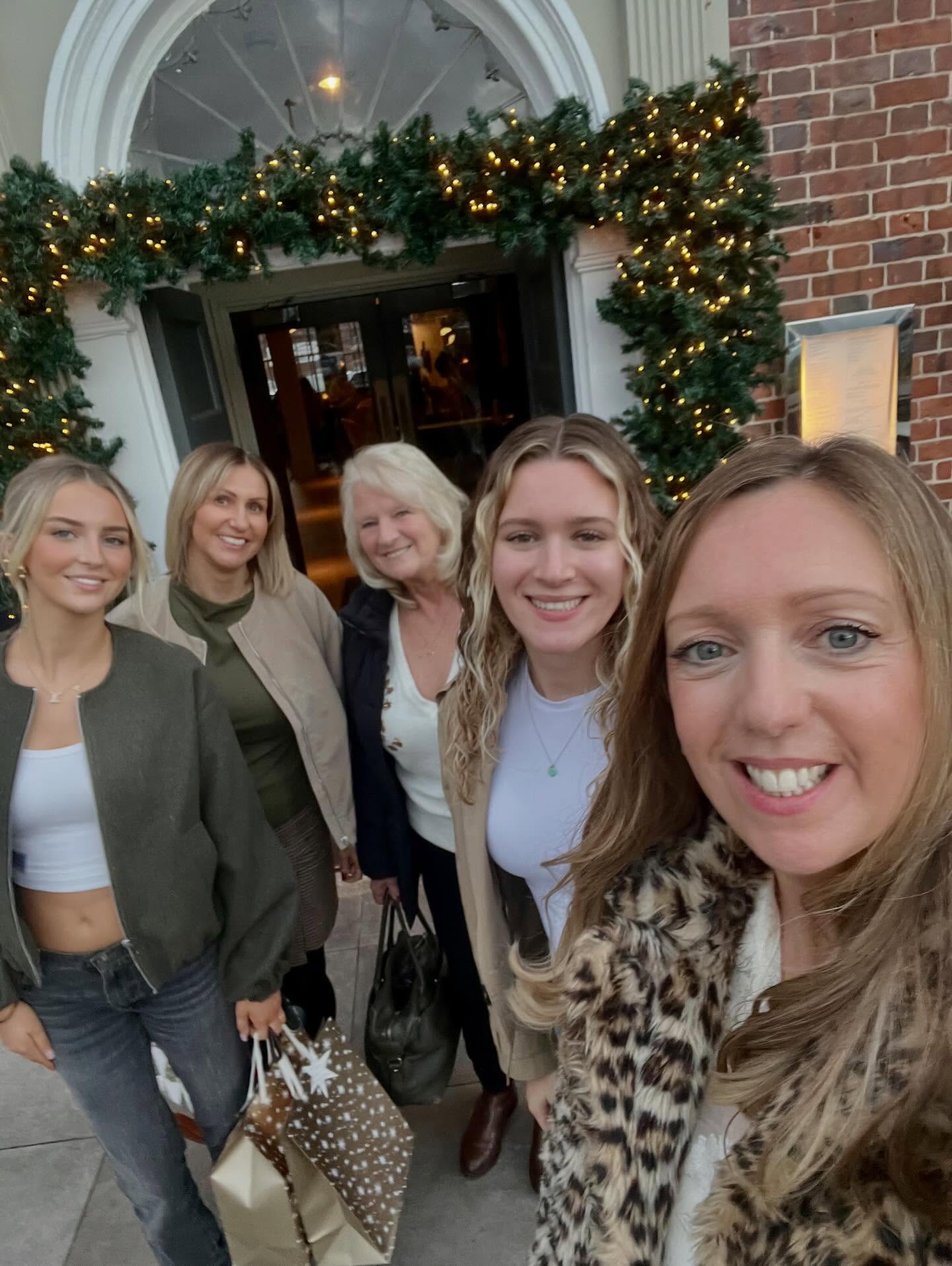 Happy New Year 🎉 from all of us to all of you ... bring on 2026 with lots of weddings and lots of new excited brides! 💕🥂💍👰🏼♀️👏🏻
#thebridalloungenewcastleunderlyme #bride #wedding #bridalshop #prom