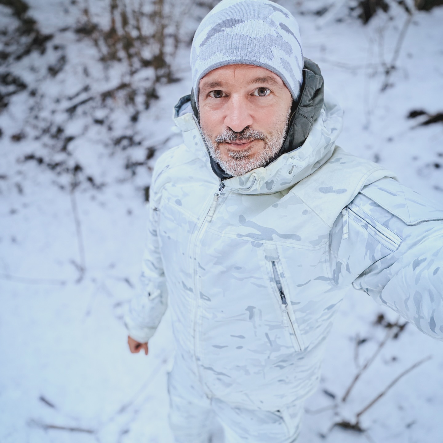 🇦🇹 Die letzten Tage des Jagdjahres – sie haben ihre ganz eigene Stimmung. ❄️🌲
Noch einmal raus, noch einmal bewusst Zeit im Revier verbringen, Ruhe finden.
Und wenn dabei der @carinthiapro Wintercamo-Anzug für wohlige Wärme sorgt,
darf der Winter ruhig kommen.
⸻
🇬🇧 English
The final days of the hunting season carry a special kind of magic. ❄️🌲
One more time out in the field. One more moment of stillness and connection with nature.
And with the Carinthia winter camo suit keeping you warm and comfortable, winter feels just right.
🦌🔥
#jagd #hunting #winter #mountainhunting #winterhunting