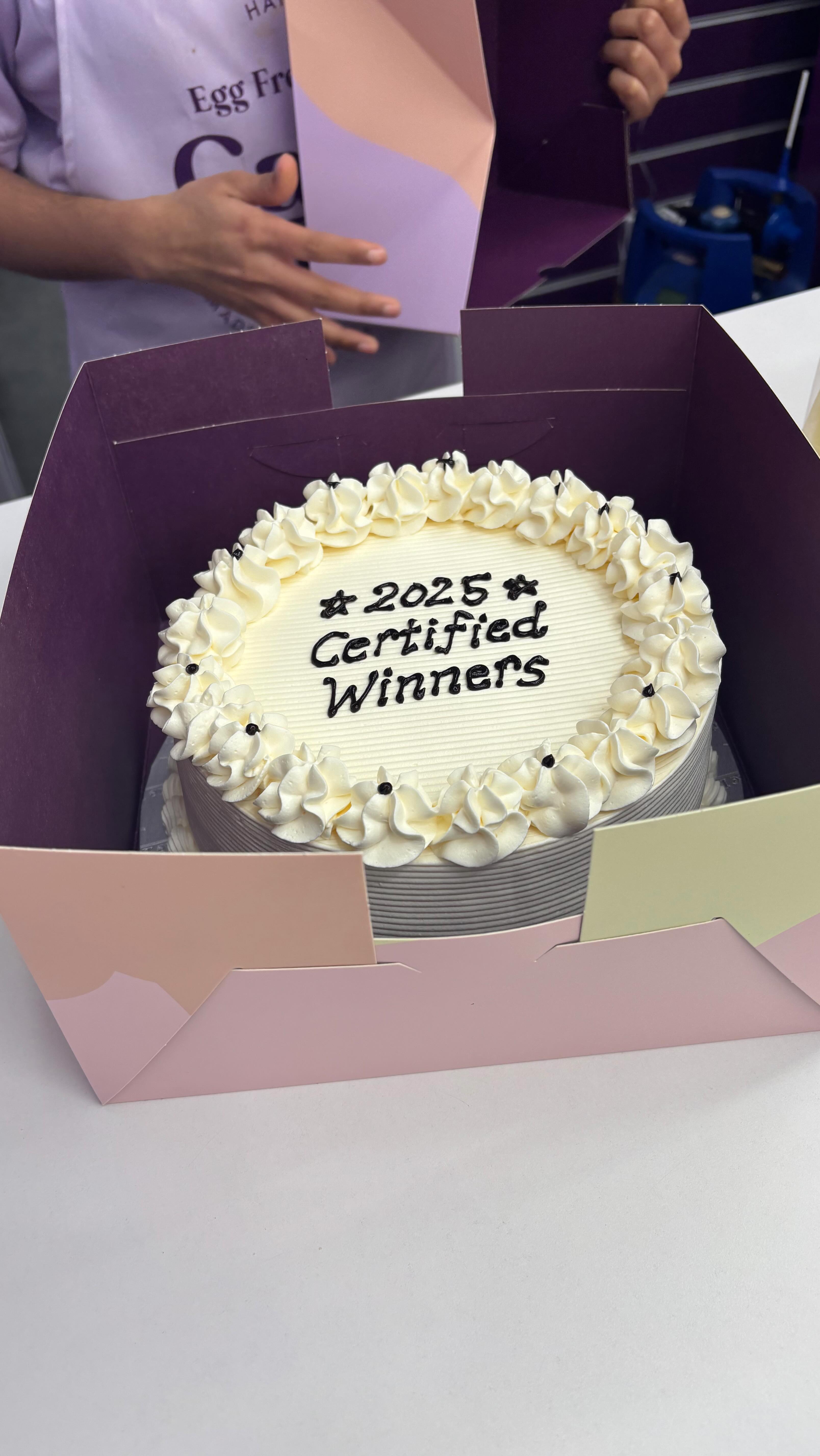 2K25 nous a offert mieux que des succès :
des personnes avec qui les célébrer 🫂🎂✨
#accomplishmentcake
@hajar.krn
@mariana_benenge
@josephe_nguyen
@skorpio_gucci
@tine.sh
@iamkailys
@ambre_rae
@audrey_o_warring
@melissabon
@gg.palmer
@diamante_ka
@mambastyle
@maycrocosm
🤍⭐️✨ wishing u the best yet to come