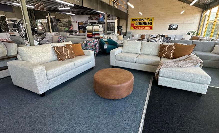 AUS 🇦🇺 MADE QUALITY — ON SALE $2490 down from $2880 (our best selling and great value for money — The Zetti Sofa Package including 3.5 seater with reversible chaise + 2.5 seater in YOUR CHOICE OF a range of fabrics & colours)
Reversible chaise 👌🏻
Left or right hand facing
Double sided seat and back cushions 👌🏻
Quality seating foams 👌🏻
Australian made, right here in Sydney!
Quick lead times 👌🏻
3.5 seater with reversible chaise
Size - Ap. 2500mm x 1650mm chaise length
2.5 seater
Size - Ap. 1800mm
❌CUSTOM SIZING AVAILABLE ❌
www.knownforlounges.com
Showrooms open 7 days
@knownforloungessydney
#sofasale #chaiselounge #sydneyfurniturestore #homedecor #lshapesofa