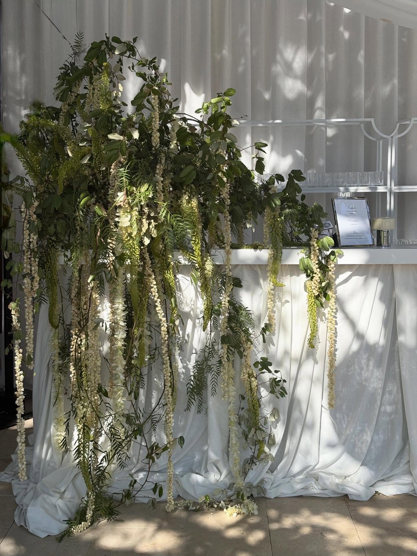 One of my favorite things I made last year, freelance work for my girl @nuudebotanica drip drip mf!!
Shout out to @lifestyledbyserena she went through hoops to get these strands of jasmine out to Eze! So worth it!!