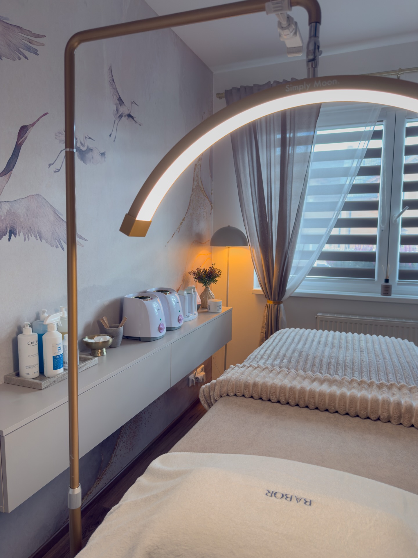 Tady se nespěchá 🤍
Je to místo, kde si dovolíš vypnout a jen být ✨
.
.
.
#beauty #merayabeauty #mistoklidu