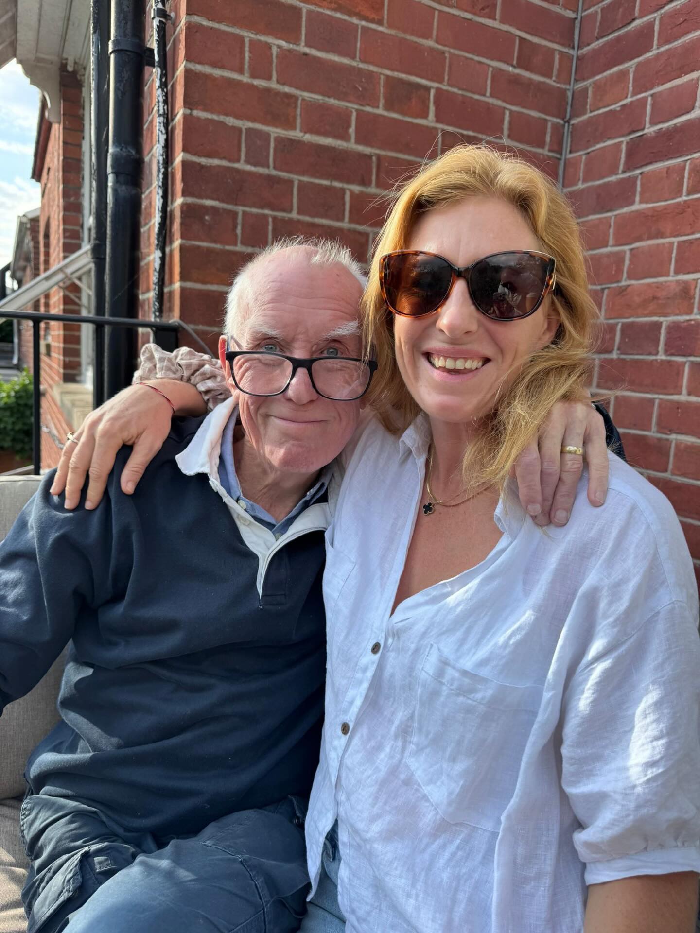 ♥️ Closing out 2025 with a tribute to my wonderful dad Steve, who sadly passed on Sunday 14th December. My heart is broken, but I’m so lucky to have experienced the love he gave me my whole life.
A brilliant dad to us four, husband, and the best poppa to five grandkids. So many things remind me of him, his passion for music, singing in his choirs or rocking out to his records, his love of walking and living every season in the countryside, regularly clocking up 30 miles a week, something I love too. I’ll always think of him when I’m out in the UK countryside 🌳
Chopping an onion the other day made me think of him cooking for us so brilliantly, always inventing delicious things to try. Reading to Lottie too, dad loved reading. Anyone who knew him will know he was one of the most well read people you could meet, from news and history to science and the classics. We phoned him for many a pub quiz, and his crossword completion was legendary. Did I mention he got a CBE? So well deserved. He worked incredibly hard, brought people together, supported us in our dreams, and was always proud and interested in Mamawell, reading every article I wrote.
Having four kids must have been so busy, but he and mum never stopped working for us. He had great jokes, so much laughter and silliness, especially with the grandkids. He was always the first to say “well done” on the family WhatsApp, I miss those messages already.
Even when dad was ill, he stayed positive. He told me, “I’m a glass half full person, Rosie,” and really got behind the science and treatment. I’m so glad I got to hug him goodbye.
I know many of you will be going through similar experiences, nothing truly prepares you. Looking after my mental and physical wellbeing has really supported me this year, and that’s my motivation going forward. Sending love to anyone who knows exactly where I’m at 🩷