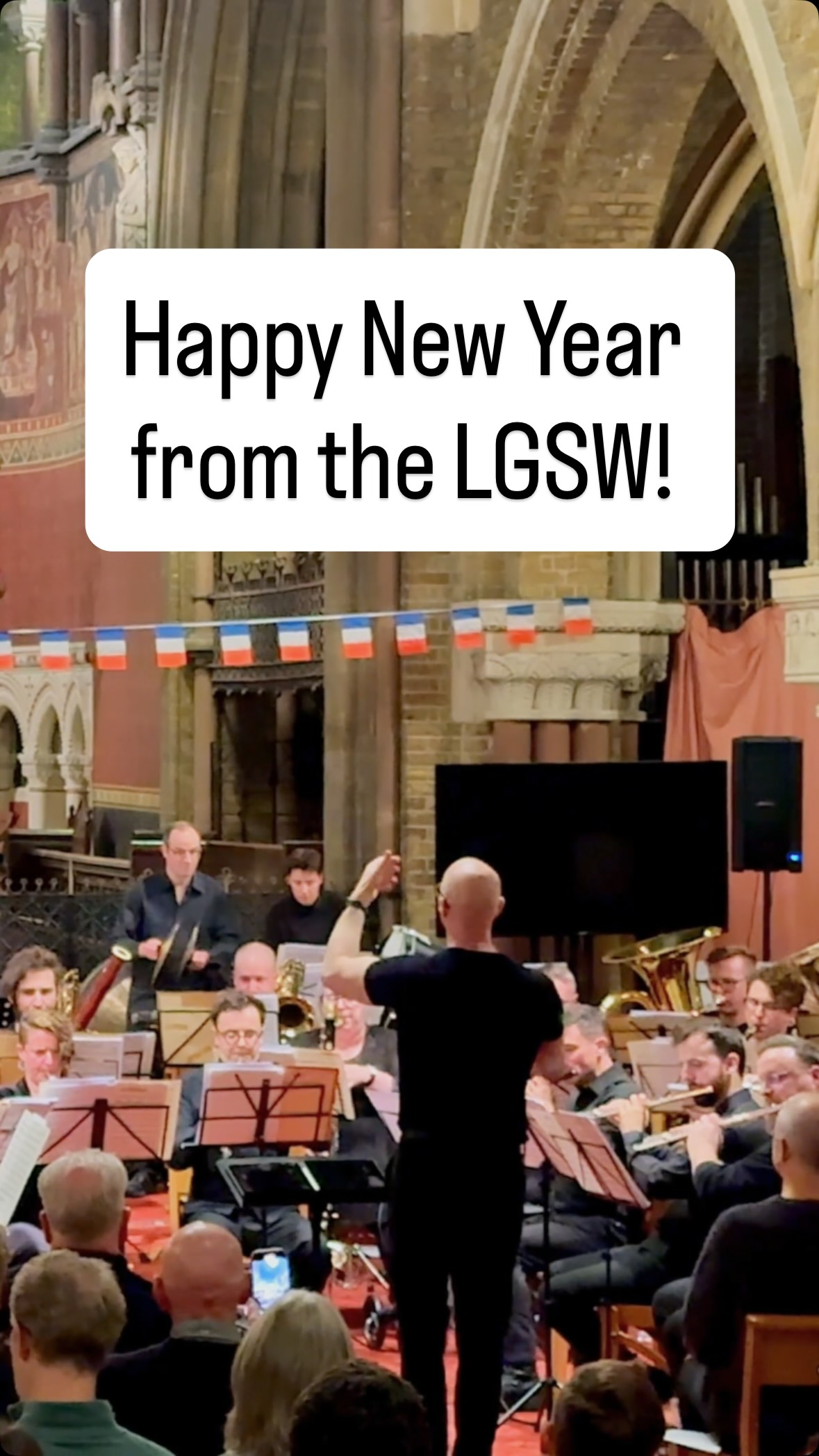 We'll be sharing some of our 2025 highlights throughout the day, showcasing our musical theatre-themed Showstoppers concert, our exploration of French music in Liberté, Egalité, Musicalité, our Christmas concert, and various moments in between! We can't wait to share even more music with you in 2026 - and of course, to celebrate 20 years of making music with you all!
Piece: Overture from Orpheus in the Underworld, aka "Can Can", Offenbach
Video: @mitchharris
.
.
.
.
.
#londonlgbtq #londonmusic #newyearnewmusic #lgbtmusicians #communitymusic