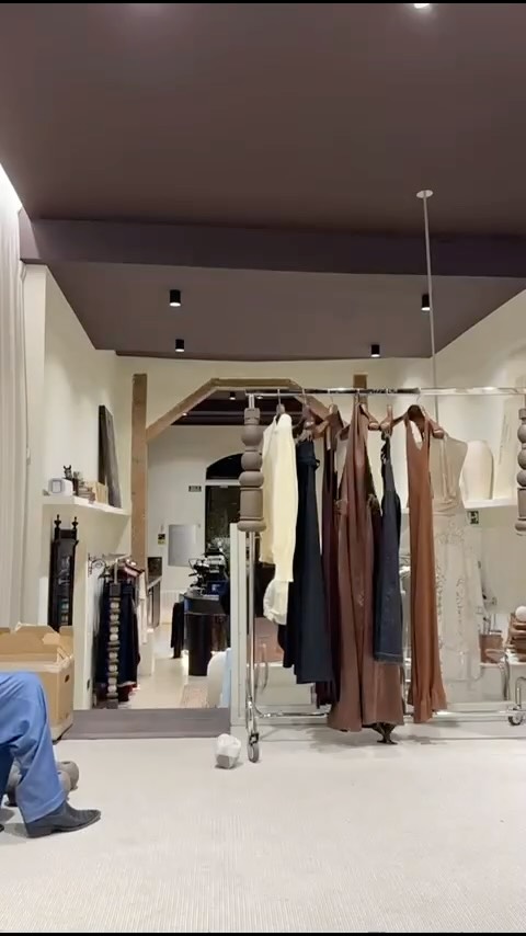 Designing this custom rack attachment piece for @shopcasona
Enjoy the setup.
#art #sculpture #rack #shop #interiordesign #madrid