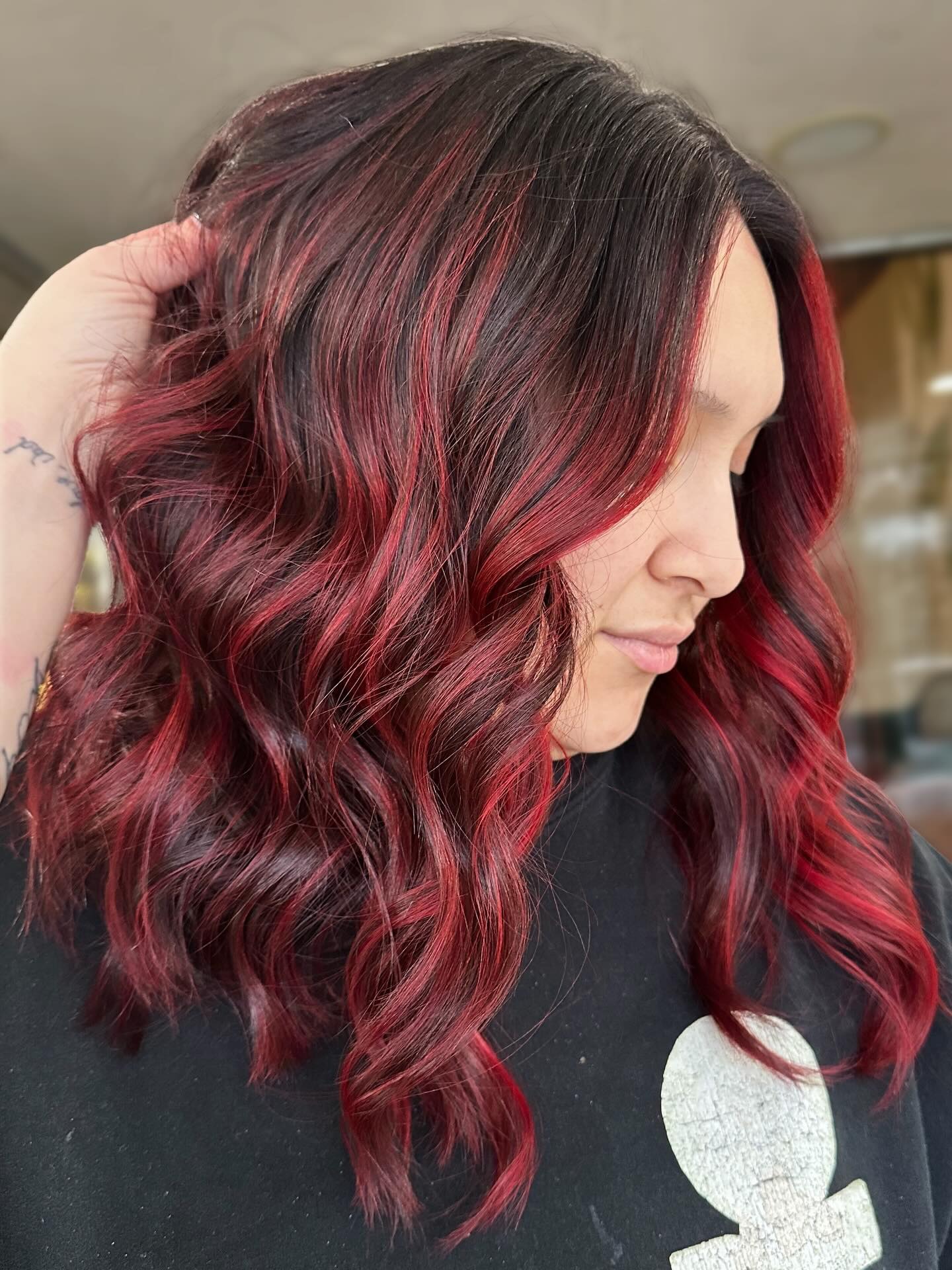 ❥ Goodbye 2025, it’s been real ✌︎
I can’t wait to see the transformations of 2026✨
𝐖𝐡𝐚𝐭 𝐚𝐫𝐞 𝐲𝐨𝐮 𝐝𝐨𝐢𝐧𝐠 𝐭𝐨 𝐜𝐥𝐨𝐬𝐞 𝐨𝐮𝐭 𝐭𝐡𝐞 𝐲𝐞𝐚𝐫?
.
.
.
Located inside Downtown Roots Salon
321 Clinton St Defiance Ohio
Book Here ➡️ BeautiByMandi.com