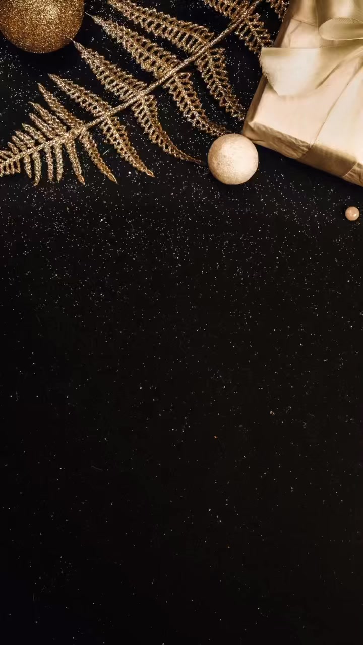 Meilleurs vœux pour cette nouvelle année qui commence. Que cette année soit riche en rires et joies partagées. Que la nature simple vous nourrisse
Merci pour votre accueil, votre confiance, votre fidélité, vos sourires et encouragements qui me font avancer et nourrissent ma détermination à toujours vous proposer des soins naturels et bio.
Le superbe accueil que vous avez fait cette année à la crème pour peau acneique et au dentifrice naturel m’encourage à pousser toujours plus loin en fonction de vos besoins. N’hésitez pas à mettre votre avis produit sur ma page Google
Pour me retrouver sur les événements 2026, consultez le site et les pages Instagram et FB
HTTPS:\\natyloe.fr
#2026 #artisanatfrancais #loireatlantique #cosmetiquenaturelle #cosmetiquebio #bienetreaunaturel