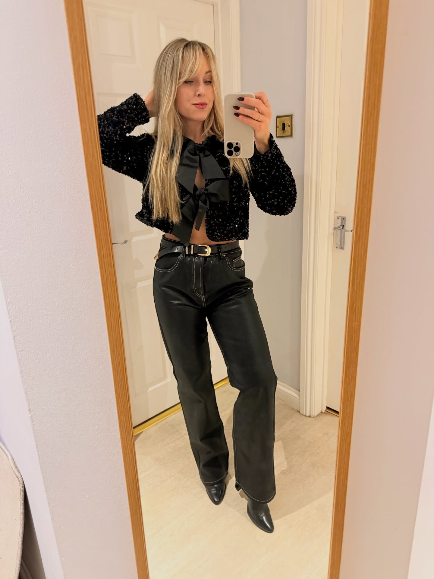 Christmas 🎄
The last picture has me in stitches … catching my 94 year old grandad mid wink 😜 will cherish that one 🥹
#christmas2025