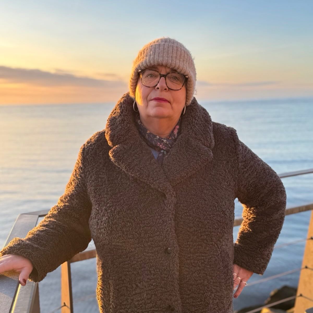 De senaste dagarna har vi sett ett fruktansvärt våld mot kvinnor. Det finns inga ord som kan summera det vi känner kring dessa avskyvärda mord. Dömda mäns rätt till integritet kan aldrig stå över kvinnors rätt till trygghet. Centerkvinnorna har varnat för detta länge.
Låt 2026 bli det år då vi fokuserar på kvinnofrid över partigränser, en nollvision och att samhället straffar de våldsamma männen så att kvinnor kan leva i frihet - både hemma och ute i samhället.