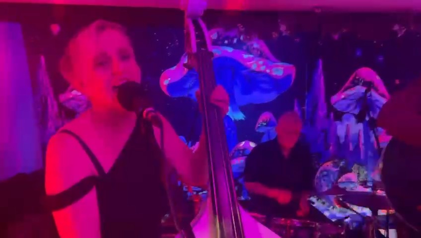 🧡🧡🧡🧡HAPPY NEW YEAR TO ALL OUR FRIENDS, OLD AND NEW! 🧡🧡🧡🧡 #gettogetheragain #trengillywarthainn #cornwallliving #thedisapppintmentsuk #livemusiccornwall #doublebass #cornwallmusicscene #cornwallmusic #whatsoncornwall #newyearseveparty