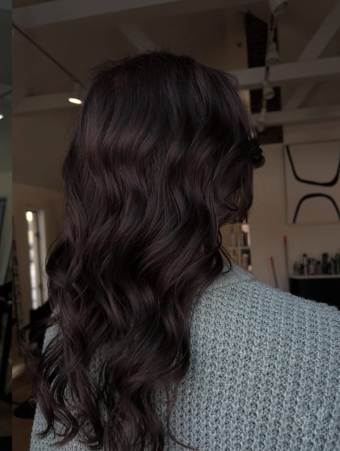 What does a girl want? . . .
The shiniest, healthiest hair thanks to @redken shades EQ and crafted by @styled.bysarahelizabeth of course!
These Upstate, NY dry winters call for extra moisture, protection and intense shine. Book a color service with @styled.bysarahelizabeth by Jan 10th and a clear gloss is on her!
Psssst don’t forget to mention this post when scheduling online.
See you in Malta soon, love 💕