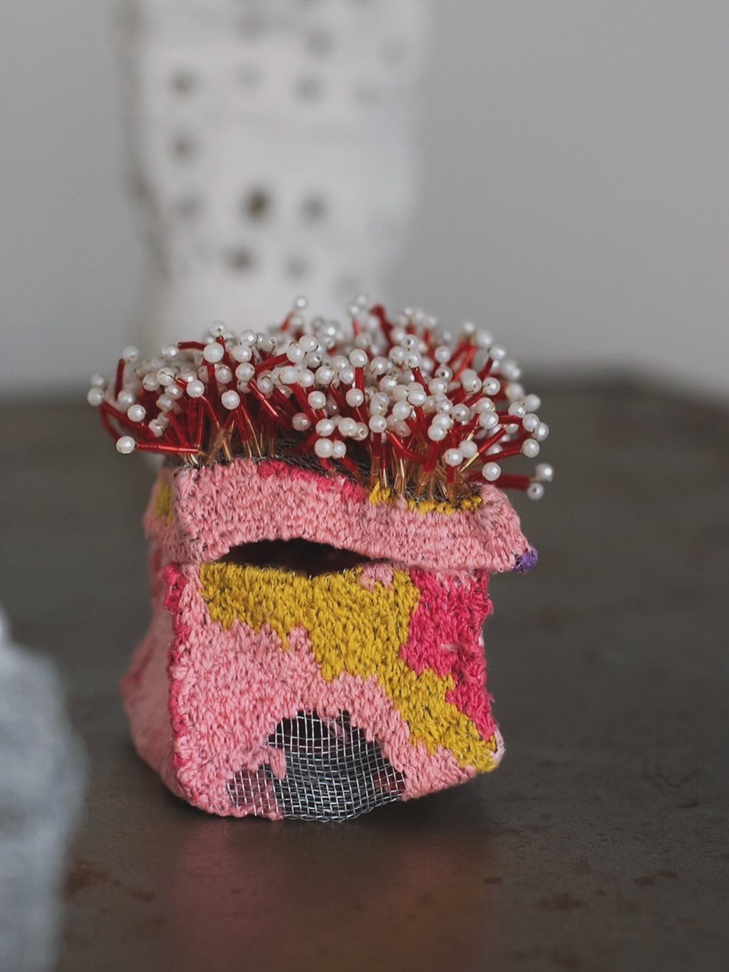 2026.1.2 -1.13 @yama.no.hana企画展に参加させていただきます。
一緒に参加されている作家さんの箱がすごく素敵です。
楽しい展示になったかと思います。
わたしは焼物以外も出しています。
是非ご覧ください。
よろしくお願いいたします。
@yama.no.hana
@shinmachi_bldg
2026.1.2 Fri - 13 tue
12:00-18:00
岐阜県多治見市新町1-2-8
新町ビル1F
(1/2-4は17:00まで)
参加作家
坂野幸太 @kota_banno
石原温三 @onzo_ishihara
マツモトリョウタ @daibutu55
安藤美掛 @miki_ando_
市橋美佳 @ichihashi_mika
呉瑛姫 @eihigo
#Sculpture
#contemporaryceramics
#object
#ceramics
#art