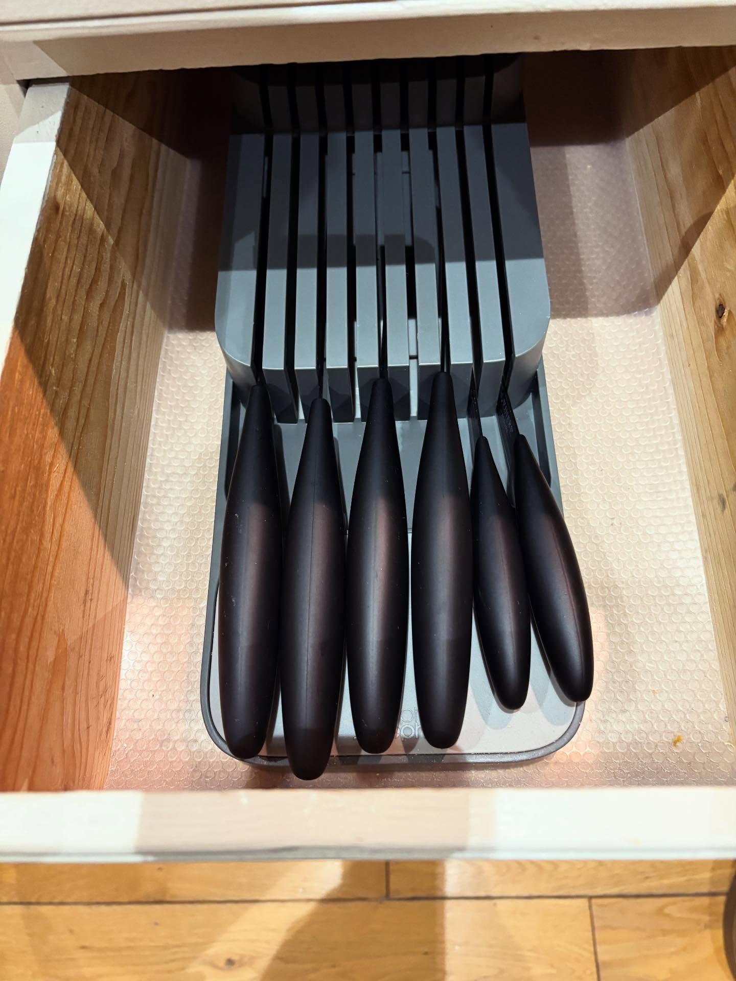 How we store kitchen knives matters.
Knives are everyday tools, but when they’re loose in drawers or stored blade-up, the risk of injury increases - often unintentionally and without warning.
Using drawer organisers that store blades down and separated, like this compact drawer system, helps reduce accidental cuts and makes kitchens safer for everyone.
Small design choices. Big impact.
#KitchenSafety #KnifeHarmPrevention #SaferHomes #DesignForSafety #PreventionStartsAtHome
Example shown: @josephjosephofficial drawer knife organiser found @dunelmuk