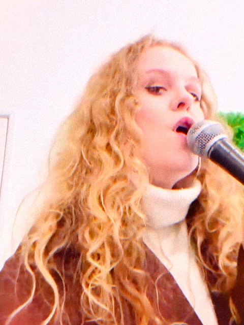 Frosty fingers will not thwart us! Had a great time throwing in some acoustic bangers between races at Sandown 🐎❄️
.
.
.
.
.
#livemusic #weddingmusic #acoustic #partyband #sax