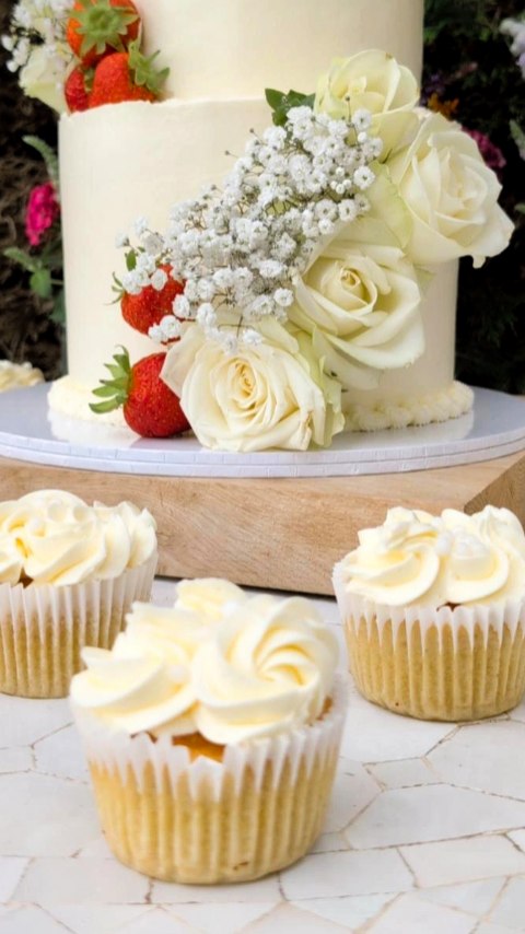 Good bye 2025!!!
You have been a hard year. You taught me hard lessons and all the struggle that you brought, took me away from my small business 😔
However, I have decided to end the year with very important decisions. I lost the joy for my Job as a Head chef but one thing remained unchanged: MY LOVE FOR BAKING. ❤️
2026 will be the year for Sanah's Mixing Bowl and to be happy again, I decided to quit my job. This year I'll be fully dedicated to the thing that makes me really happy: baking for you 🥰
Happy New Year to all of you. May this year be full of love, success and good health.
With love,
Sanah
#sanahmixingbowl
#brightonhomebaker #brightonandhove #BrightonBaker #brightonfoodies