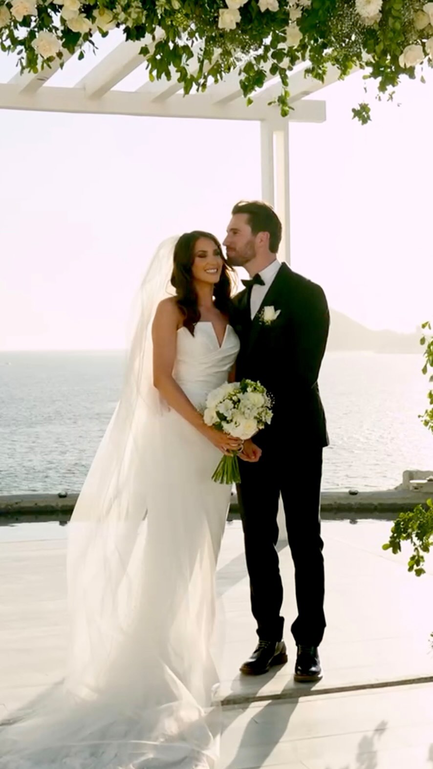 Such an awesome day in the sun for Debi & Jon’s wedding in Cabo San Lucas🇲🇽
I think unsurprisingly this was the best sunset I’ve ever seen on a wedding day!!