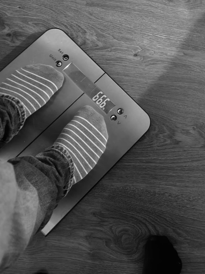 Näin, kun uusivuosi on vaihtunut ja painot on kohdallaan niin salaatilla on hyvä lähteä liikkeelle. Ai että kevyt ruokavalio on kyllä aina paikallaan.
Ps: muuten uutta musiikkia olisi tulossa ensi kuussa 😃🎼 voisin laittaa piakkoin pientä näytettä biisistä 😃🙏🏼
#ruokavalio #diett #musiikkituottajat #kevyt #uuttamusaa