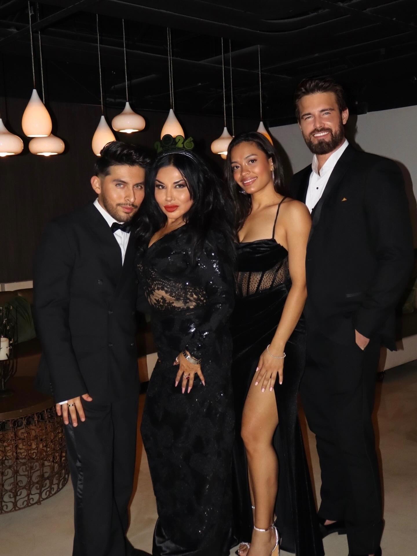 Happy New Year! Hope everyone has a blessed 2026! 🎉✨🎆
Elura New Years Event at @thecelebrationsvenue 🤍 📸 @socialflairbymichelle