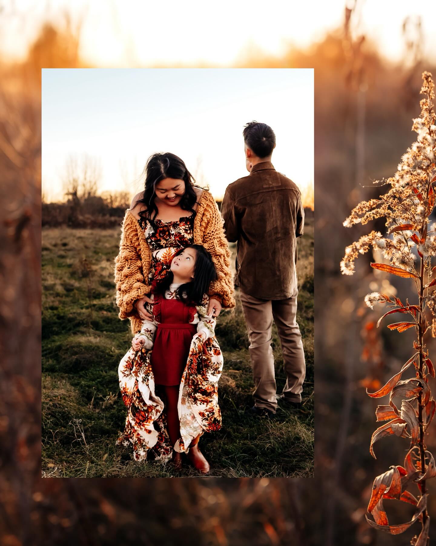 2025 was beautiful.
It was chaotic.
It was rewarding, exhausting, and somehow deeply healing all at once.
This year asked a lot of me and gave so much back in return.
To my clients: thank you for trusting me with your moments, your stories, your people. Thank you for inviting me into spaces that matter and letting me witness your life through my lens. It is the greatest honor to be the one that you continue to choose and I will never take that for granted!
To my fellow creativesā¦thank you for the inspiration, the encouragement, the collaboration, and the quiet reminders to keep going when it felt hard. Thank you for letting me lean on you and learn from you. Thank you for showing me that there is a seat for everyone at our table! Community is everything.
As we step into the beginning of 2026, Iām feeling grateful, steady, and rooted. I am ready to keep showing up, ready to keep creating and building something meaningful with you.
I am honored to be the person who keeps documenting your story, page after page.
Thank you for being here!
I love you all. š¤