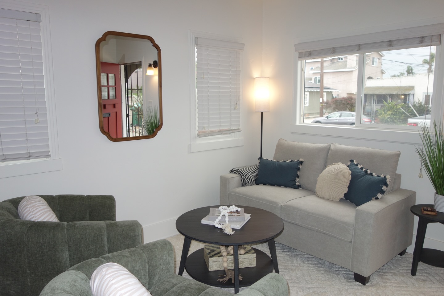 We finished out the year at #sunraestaging with one last house! We love how this adorable north park home turned out- stay tuned for what’s to come next year! Happy New Year to everyone!🥳 🎆 #homestaging #interiordesign #sandiego #realestate