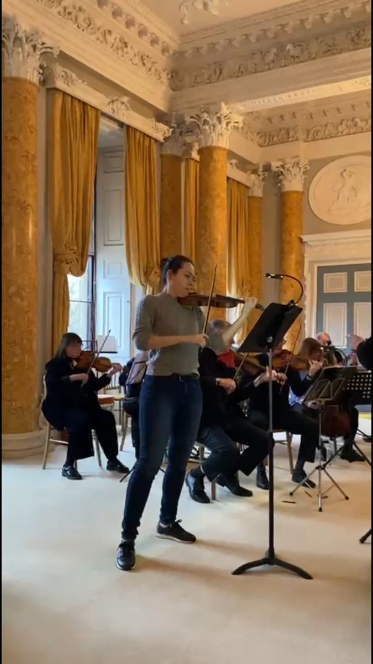 On the last day of 2025 I wanted to share with you one of my favourite pieces ever. ❤️
Time goes so quickly and life can change in a moment but it's the memories that last and truly matter, at least for me 😄
What was your most memorable moment of this year?
🎵 Here's Memories of Malacuesta by @isidroalbarreal for baroque violin and orchestra 🎵
Wishing you an amazing New Year 2026 ✨️
Ada x