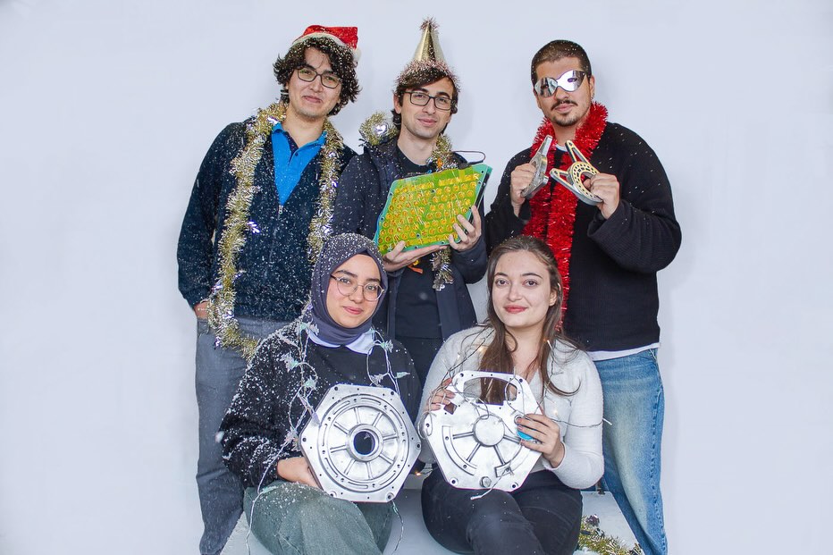 ITU Racing mutlu yıllar diler 🩵❤️
@itu1773 @ituprojetakimlari #ITURacing #FormulaStudent #FSAE #Racecar
#HappyNewYear