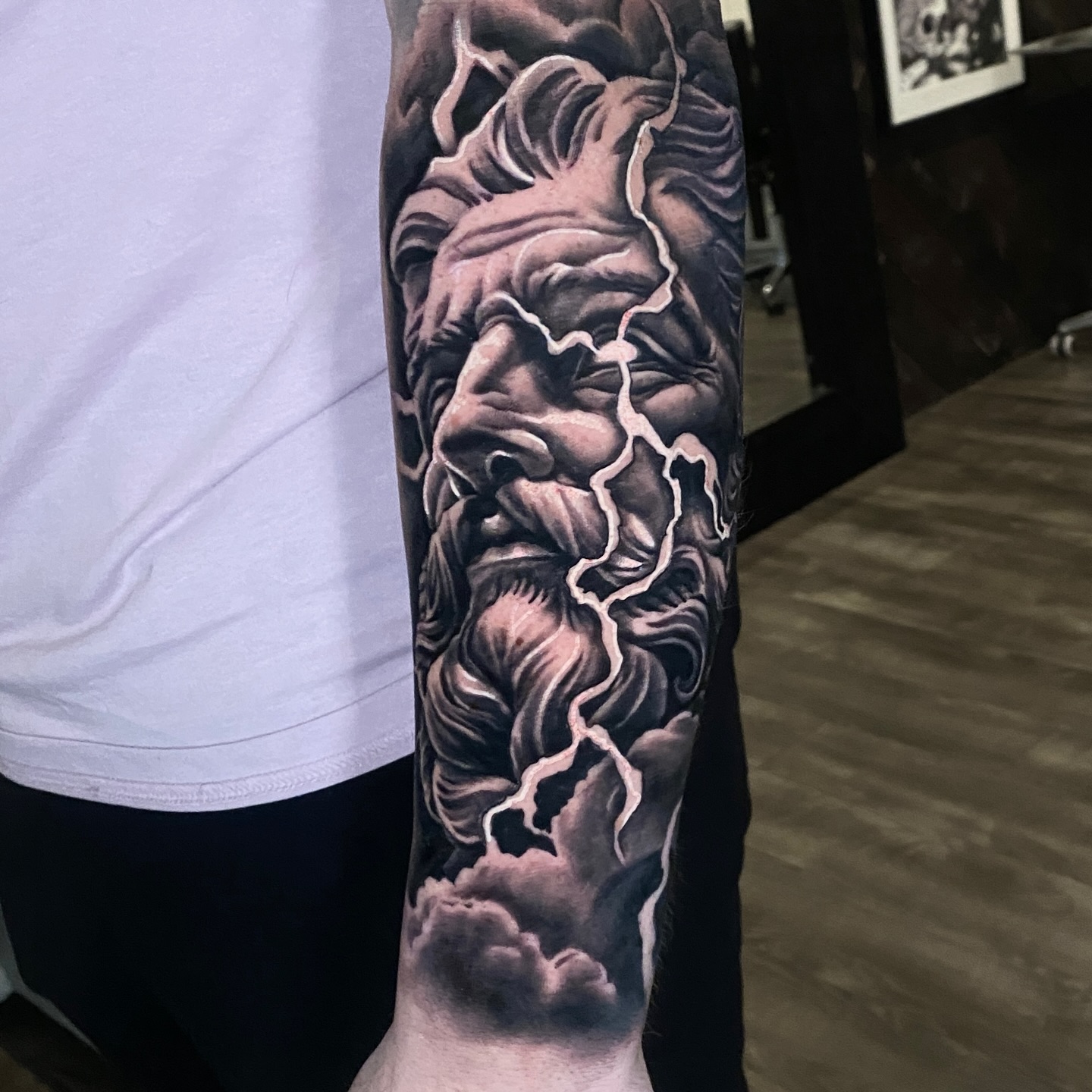 Rad day making this with @ashtonzintel! This is actually from back in Nov and was buried in my gallery!
.
.
Follow @scottie.tattooer
And @nectarfinetattooing
.
.
#zeus #zeustattoo #realismtattoo #statuesque #statuesofinstagram