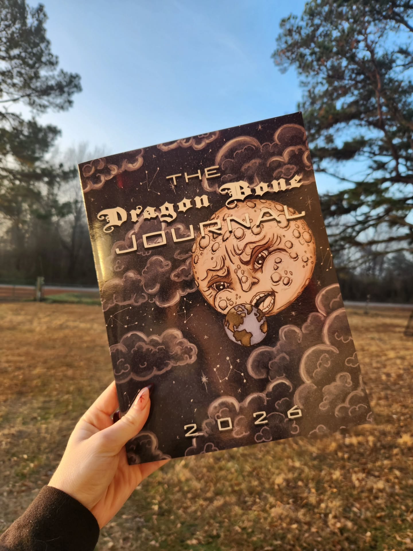 π₯πMy copy of the 2026 Dragon Bone Journal finally arrived!!ππ₯
For sure the best edition so far π₯³ I had such a good time working on this with our new Journal editor in chief @seraamoroso !!
Make sure to snag a copy if you want to keep up with the latest @dragon.bone.publishing publishing news as well as read helpful interviews from other authors, colorful poetry and whimsical short stories as well as finding author resources like editors, other small presses and artists!
The DBJ is a place where readers meet writers and writers can find the connections they need to bring their stories to life π«Άπ» it's absolutely worth picking up.
π₯π
#literarymagazine #dragonbonejournal #indiepress #authorhelp #indieauthor