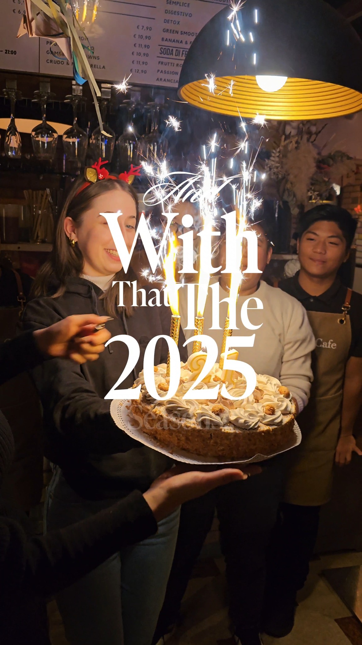 ✨ Il 2025 è stato un mix perfetto: un po’ fluffy, un po’ chaotic, sempre delizioso!
Grazie alla nostra crew stellare e a voi che avete riempito l’anno di sorrisi 💛
Ci vediamo nel 2026, per un anno ancora più brunchy! 🥞🎉
-
✨ 2025 was a perfect mix: a little fluffy, a little chaotic, always delightful!
Thanks to our stellar crew and to you who filled the year with smiles 💛
See you in 2026, for an even more brunchy year! 🥞🎉
#brunchcafevenezia #itsalwaysbrunchtime #venezia #venice #fluffypancake
