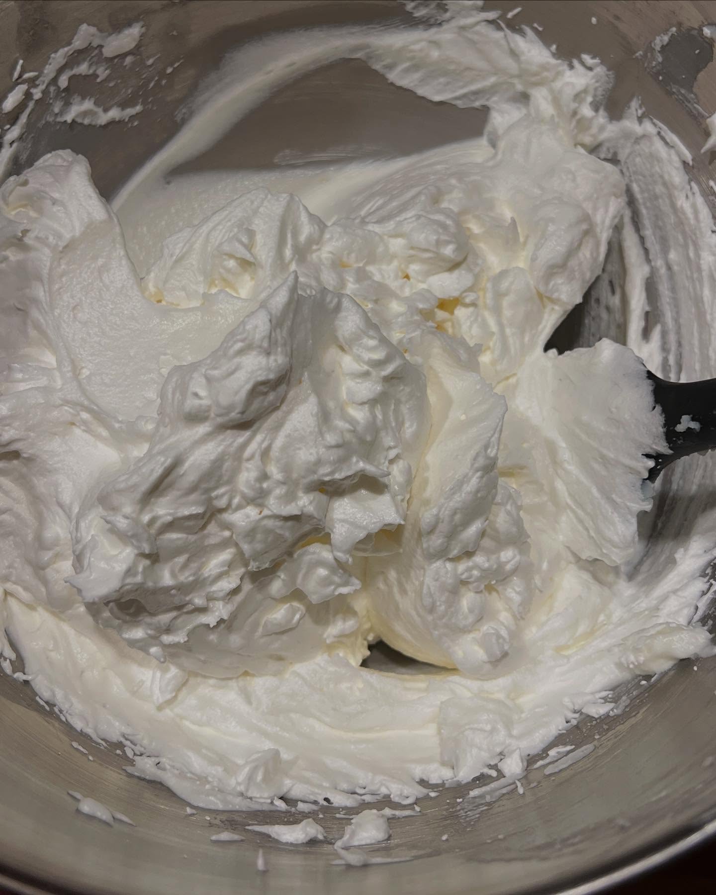 Fluffy tallow balm 🤩 just restocked my Unscented with coconut oil whipped tallow balm just in time for the new year! #tallow #whippedtallowbalm #tallowbalm #localtallow #smallbusiness #madeinbc #portalberni #islandtallow #grassfedtallow #skincare #naturalskincare #naturalproducts #facecream #sensitiveskin