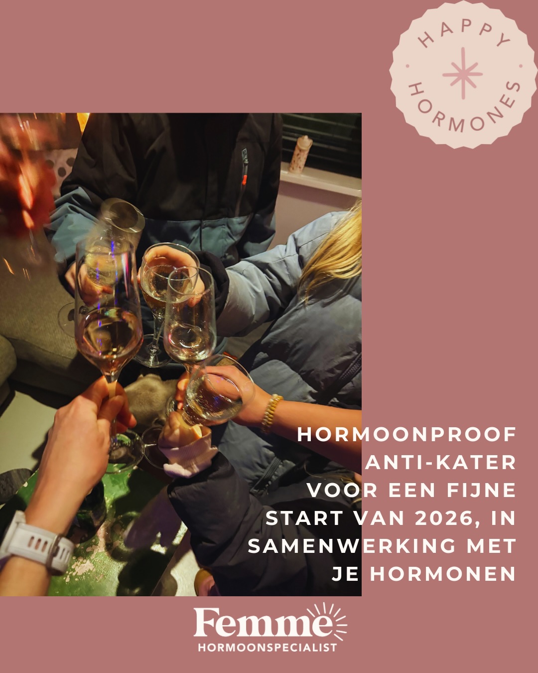 Wat was het gezellig gisteren.
Heerlijke gin-tonic’s met de buurtjes
en samen proosten het nieuwe jaar in 🥂
Ik geniet daar echt van.
En ja, vandaag voel ik dat ook.
Zeker nu ik in de perimenopauze zit,
merk ik dat mijn lijf anders reageert op alcohol dan vroeger.
Dat betekent voor mij niet minder genieten.
Wel dat ik de dag erna bewust wat rustiger aan doe
en mijn lijf extra ondersteun.
In deze carousel deel ik wat mij daarbij helpt.
Misschien herken je er iets in 🤍
Ik wens je een heel gelukkig 2026 ✨ #antikater #gezondeleefstijl #gelukkig2026 #femmehormoonspecialist #perimenopauze