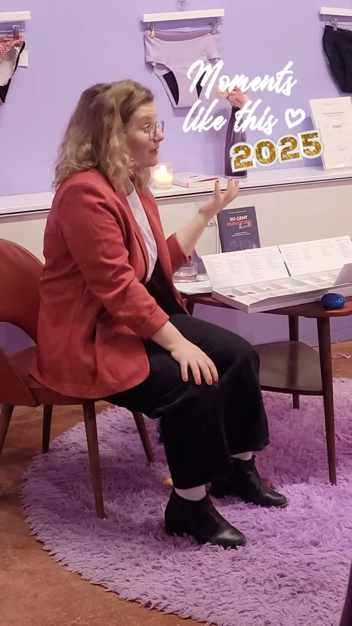 2025
🙏
Für alle Begegnungen, für deine Bewegung. @attiment_official @artisticommunication @eva_weissmann @relaxbaby_hamburg @pmds_hilfe @period.hamburg @carolakleinschmidt
Für viele Events, Interviews, Vorträge und den Period of Change Kongress für Zyklusgesundheit.
@periodenladen_berlin @sexologisch @institut_fuer_sexuelle_bildung @tiktok_deutschland @quarks.de @3sat @apotheken_umschau @ndrhamburg @dm_alverde u.v.m.
Für die Gemeinschaft mit Frauen, die sich den Rücken stärken @izg_deutschland und @mindfulmedicalwomen und WHT Hamburg.
Für Familie & Freund:innen, die mich so mögen, wie ich bin und auf meinem Weg supporten. Für den erholsamsten Urlaub seit langem.
Für meinen mutigsten Entschluss seit langem, die Praxis meiner Träume zu gründen und für das Glück, die beste Partnerin an der Seite zu haben @webekka 🚀 @gynzwei
Und auch danke an euch liebe Follower:innen, dass ihr meinen Newsletter, Podcast, Blog & Insta-Content mögt und ❤️, denn er kommt echt von Herzen.
2026 🪅 Ich freue mich auf dich.
Rutscht gut rein, seid lieb zu euch und zueinander und bleibt gesund 😉 und folgt mir gerne weiter.
#frauenärztin #Feminismus #frauengesundheit #2025 #bildersagenmehralstausendworte