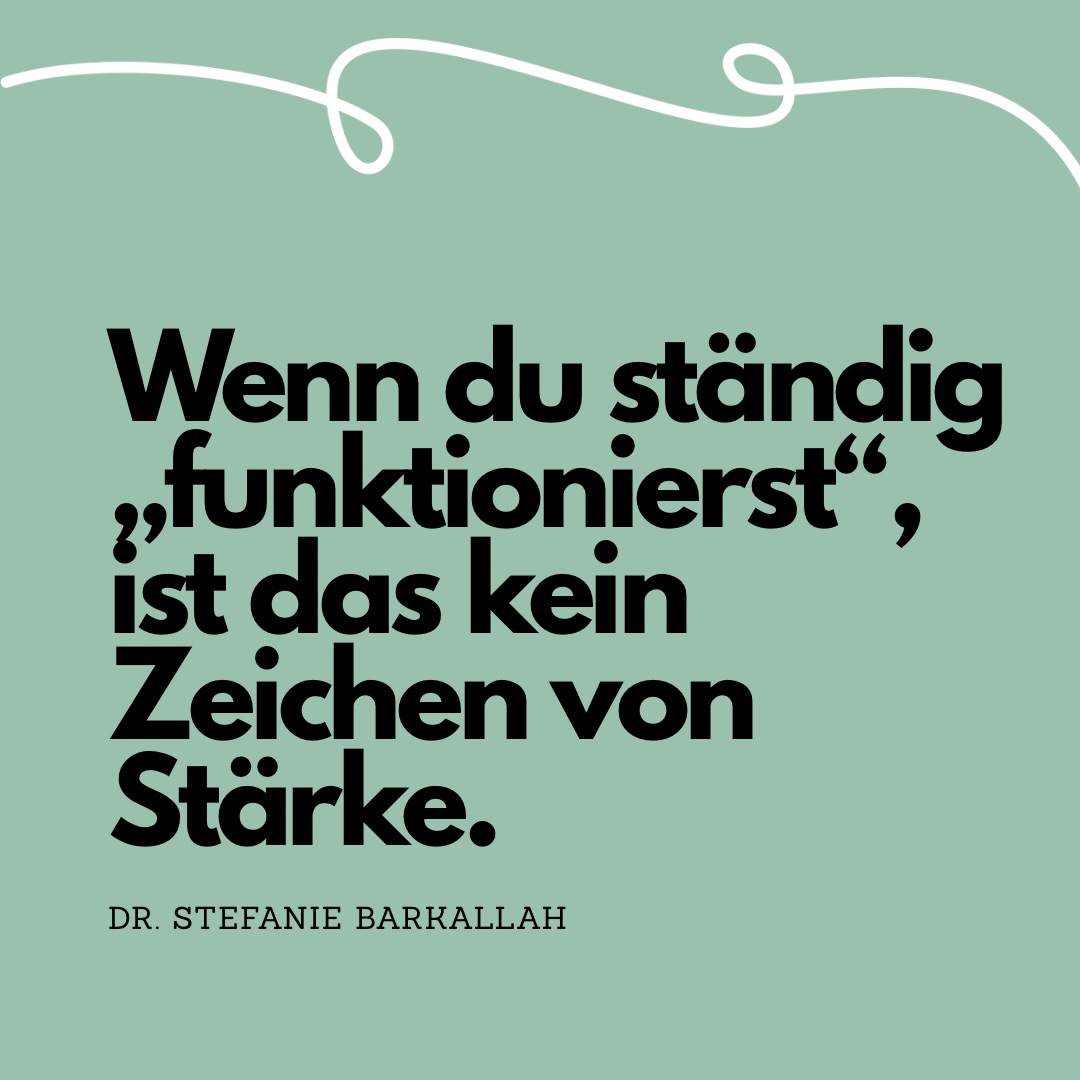 Viele achtsame, reflektierte Menschen
sind extrem gut im Funktionieren.
Und gleichzeitig innerlich erschöpft.
Resilienz ist kein Optimierungsprojekt.
Sondern ein Zurückfinden zu dir selbst.
Genau da beginnt meine Arbeit.
Alles Liebe
Steffi 🧡
Quellen:
Kalisch, R., Müller, M. B. & Tüscher, O. (2015). A conceptual framework for the neurobiological study of resilience. Behavioral and Brain Sciences, 38, e92.
#funktionieren #resilienzarbeit #stressbewältigung #mentalhealthrealness selbstfürsorge