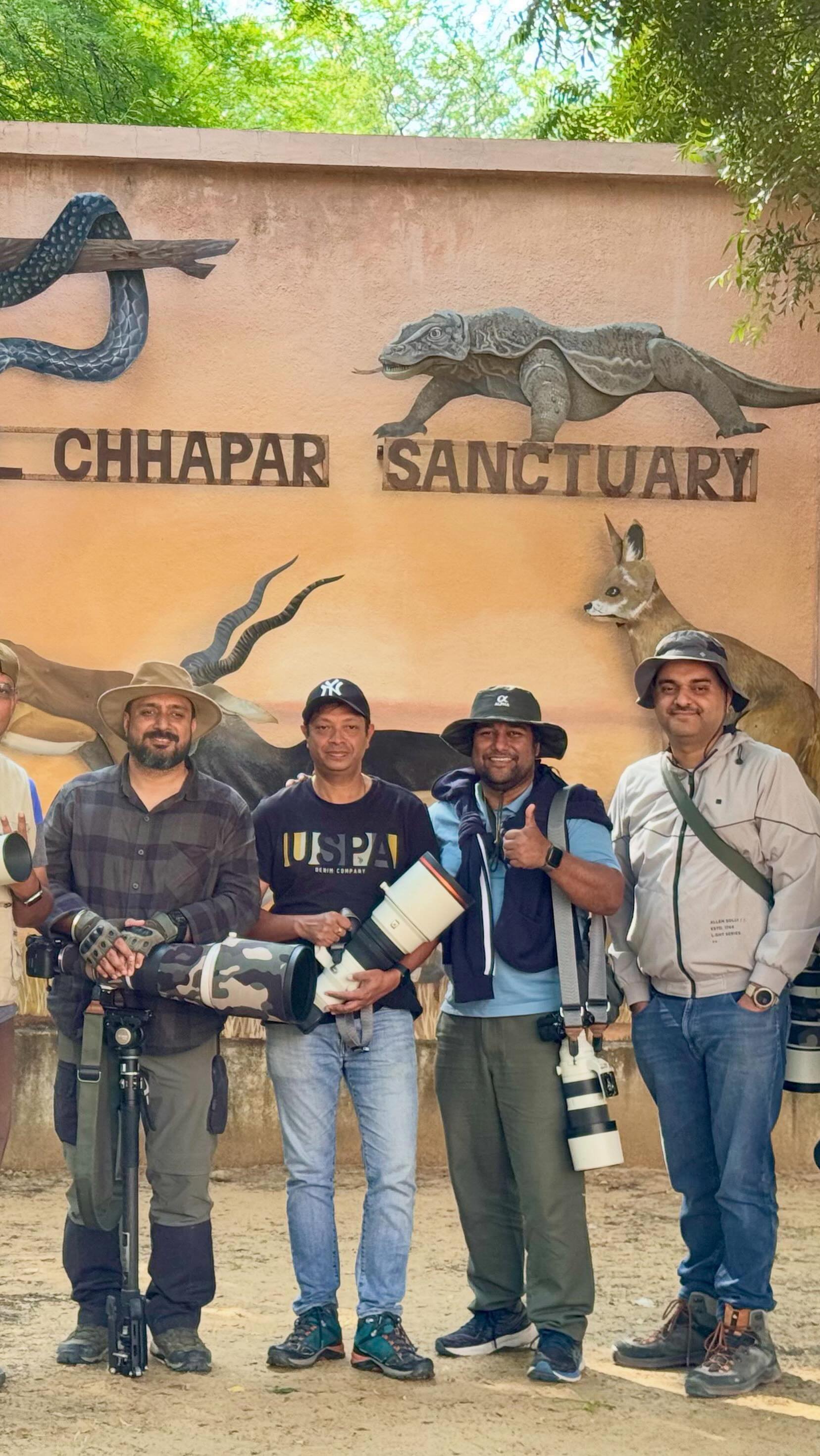 Tal Chhapar Sanctuary – A place where the land stays open and the light feels endless. From quiet mornings to sudden bursts of movement, every moment here carried its own rhythm. A compilation of small encounters, wide grasslands, and pauses in between. Proof that Tal Chhapar reveals its magic slowly, if you give it the time it deserves.
.
#TalChhapar
#GrasslandStories
#WildlifeMoments
#OpenLandOpenSkies
#indiangrasslands