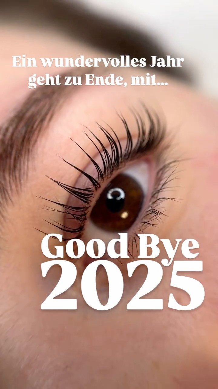 Was für ein Jahr 😍🙏🏽
Dieses Jahr war für mich in vielerlei Hinsicht ein absolut wundervolles Jahr 😍
Ich durfte meine Schülerinnen ausbilden, das erste Mal als Jury für eine Meisterschaft an den Start gehen, selbst an Meisterschaften teilnehmen, Lamiqueen der @wimpernwelt.gl werden, mit tollen Partnern Zusammenarbeiten, meine Kundinnen glücklich machen, an mir selbst arbeiten, an Weiterbildungen teilnehmen, meine Fähigkeiten verbessern und zum krönenden Abschluss, kam unsere kleine Prinzessin zu uns nachhause 🙏🏽🩷
Ich bin so dankbar für dieses Jahr! Ich habe auf so viele neue Ziele und Projekte für 2026 hingearbeitet, sodass ich mich wahnsinnig darauf freue! 🍀🙏🏽❤️
Danke an alle die mich bis hier hin unterstützt haben 💕
Ich wünsche allen ein fantastisches 2026 🍀🎆🎇🥂🍾
#happynewyear #2026 #dankbar #dreieich #beauty #frohesneuesjahr #lashlifting #browlifting #permanentmakeup