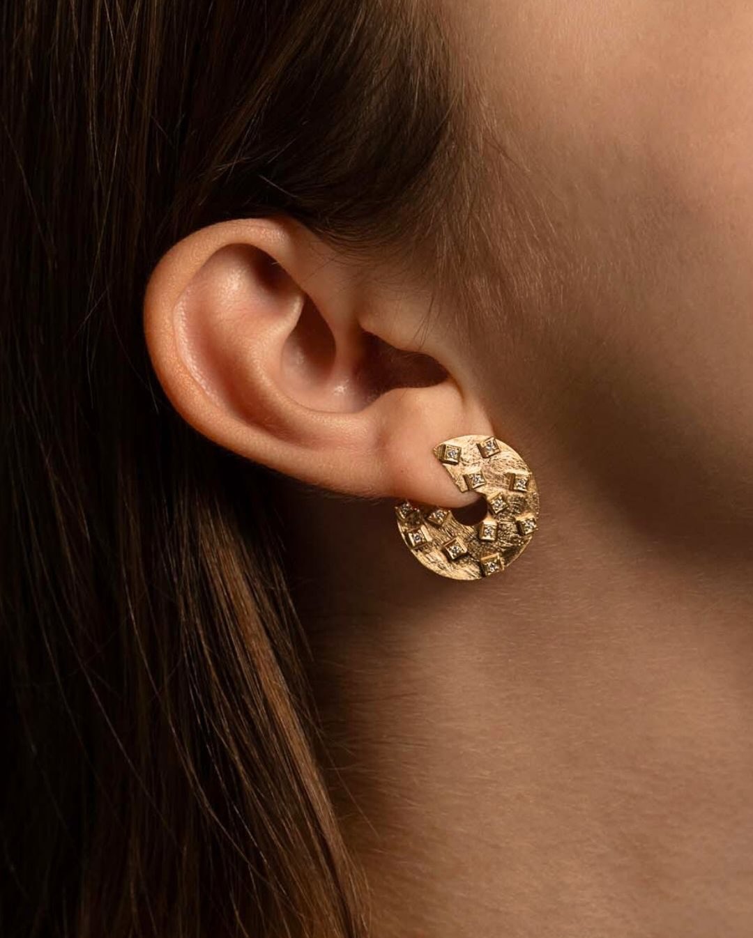 May your New Year shine with health, joy and endless sparkle ✨ #fotinipsarouli #fotinipsaroulijewellery #finejewelry #handmadejewelry