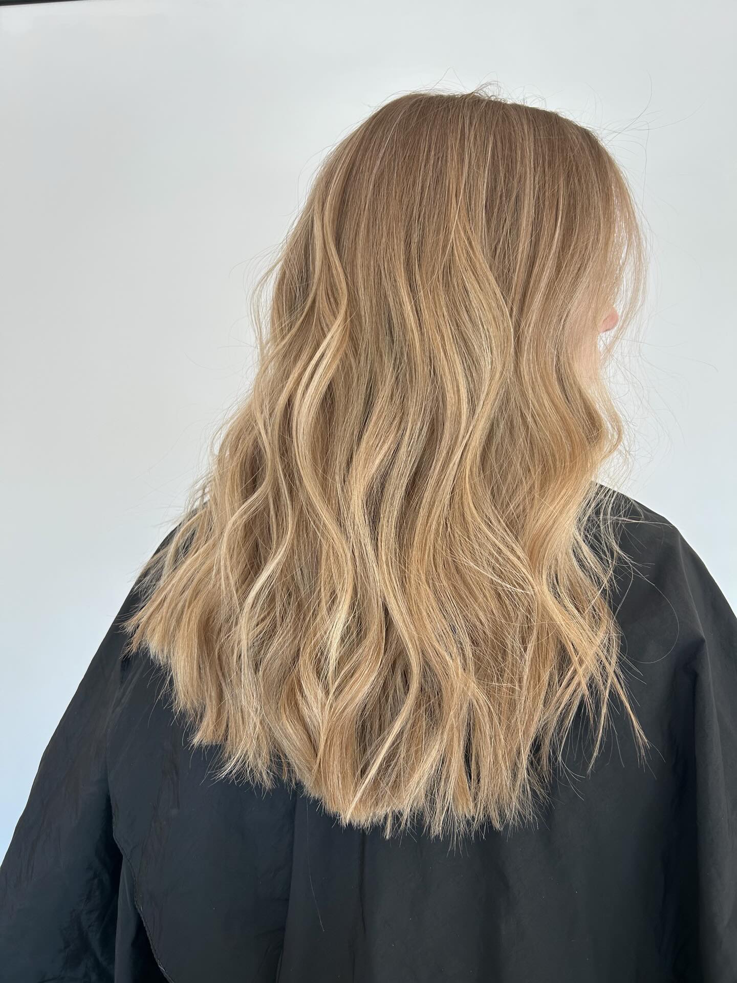 in our soft girl era ✨☁️
2026 is the year of low maintenance hair with a luxury look 🤍
To book, link in bio to get started