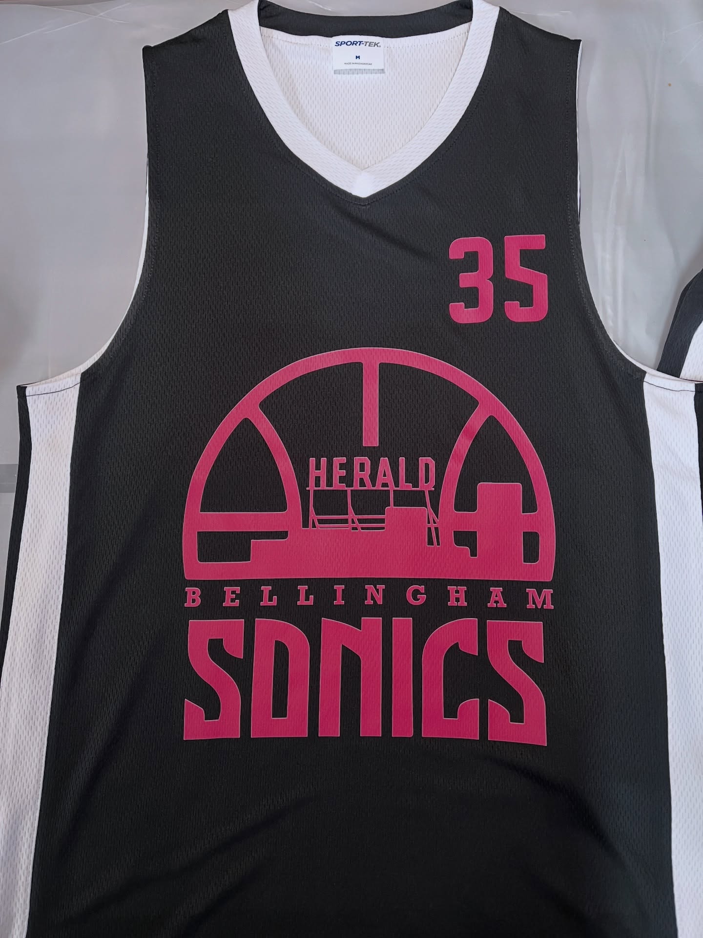 Coming into 2026 I want to shoutout and thank the @bellinghamsonics, SQHS basketball and especially @kenagreerbrashear for being an incredible supporter of my company this past year.
-
Your continued support and encouragement is so greatly appreciated and I can’t wait to see what the next season brings for you, your players and the teams ahead! Thank you again!