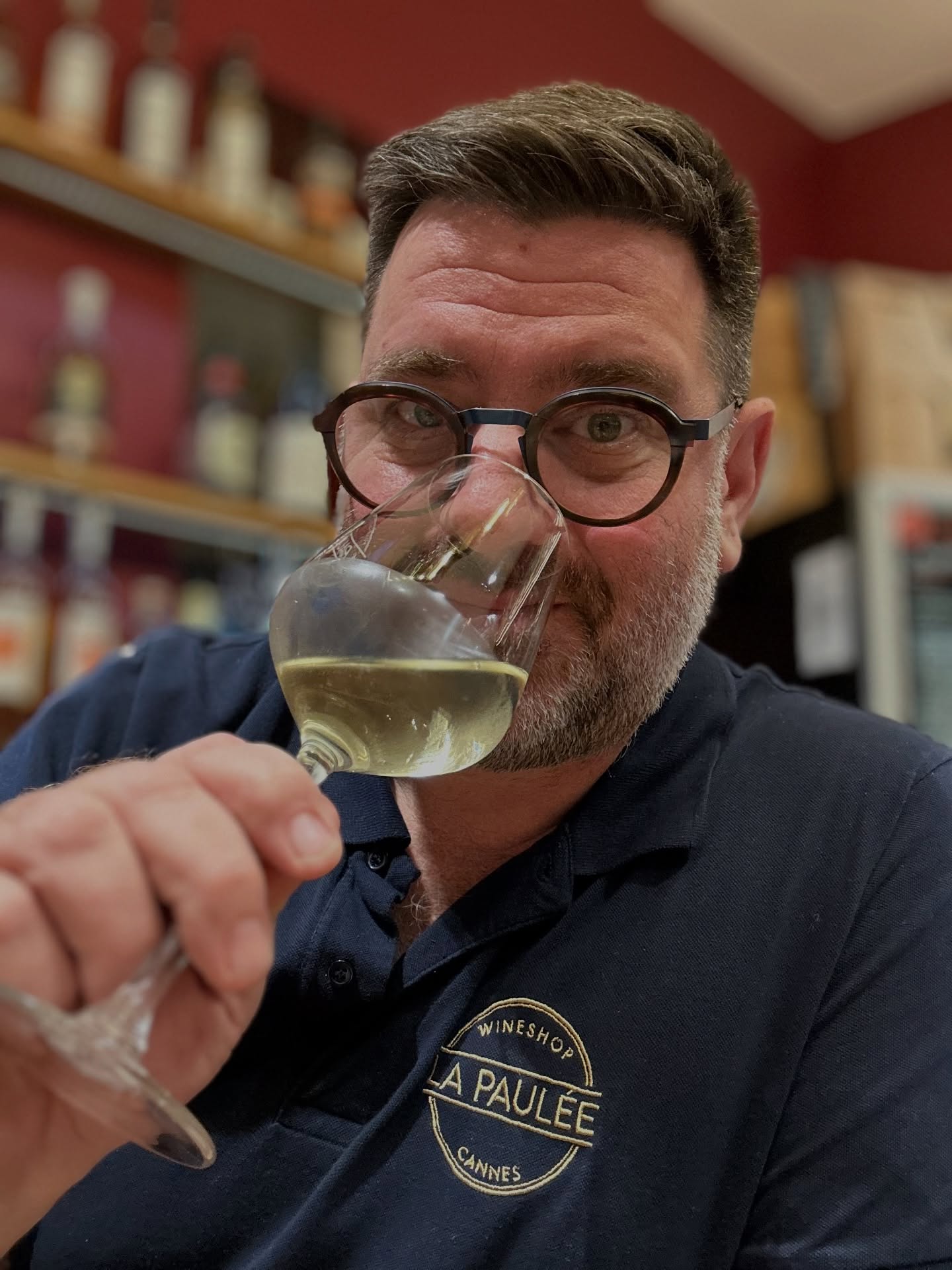 Hey vous autres.
La photo traditionnelle du 31 pour vous remercier de cette année de deglingo !
La Paulée a vu le jour et je vous prépare trop plein de surprises pour 2026.
Ça va être trop bien vous allez voir.
Je vous aime tous.
Oui même toi.
#fiercommeunbartabac
#lavieestbellepourvuquecadure