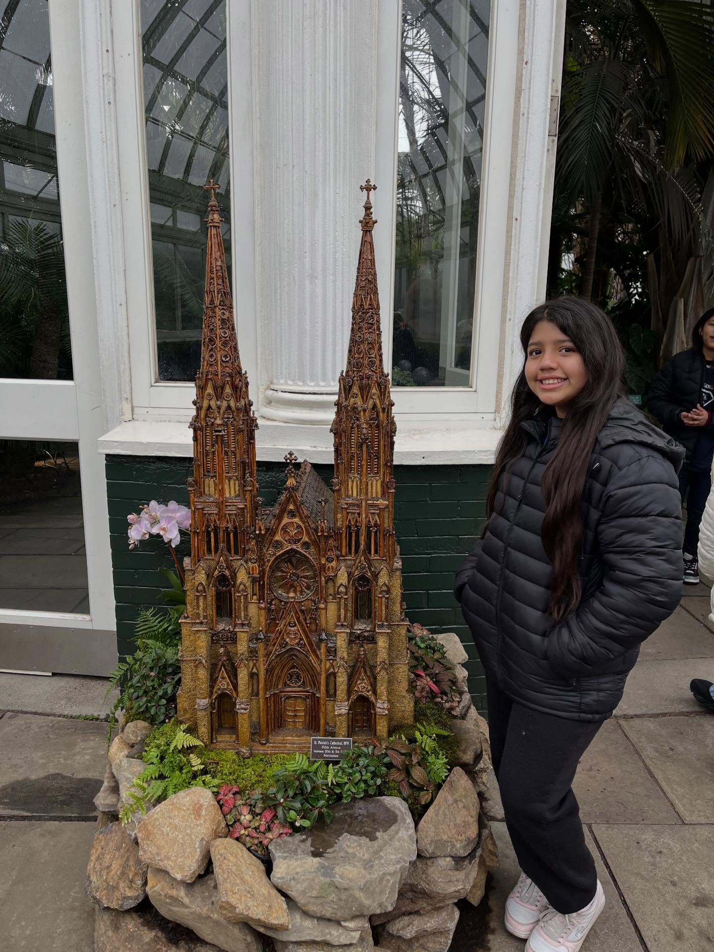 What a treat to visit the @nybg Holiday Train Show today! #nybg #nycpublicschools #fieldtrip #dlmsfamilia @nycdistrict3