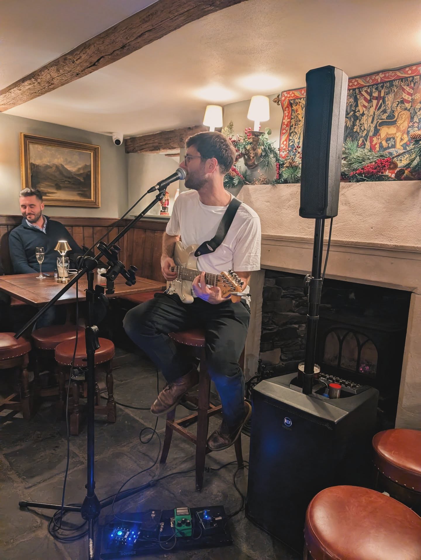 What a night! Thank you to the good people of Hawkshead for truly seeing the new year in with a bang. @thekingshawkshead is an incredible spot with a wonderful team and we can't wait to play there again. Here's to 2026
📸 @sophiewhitleyphoto