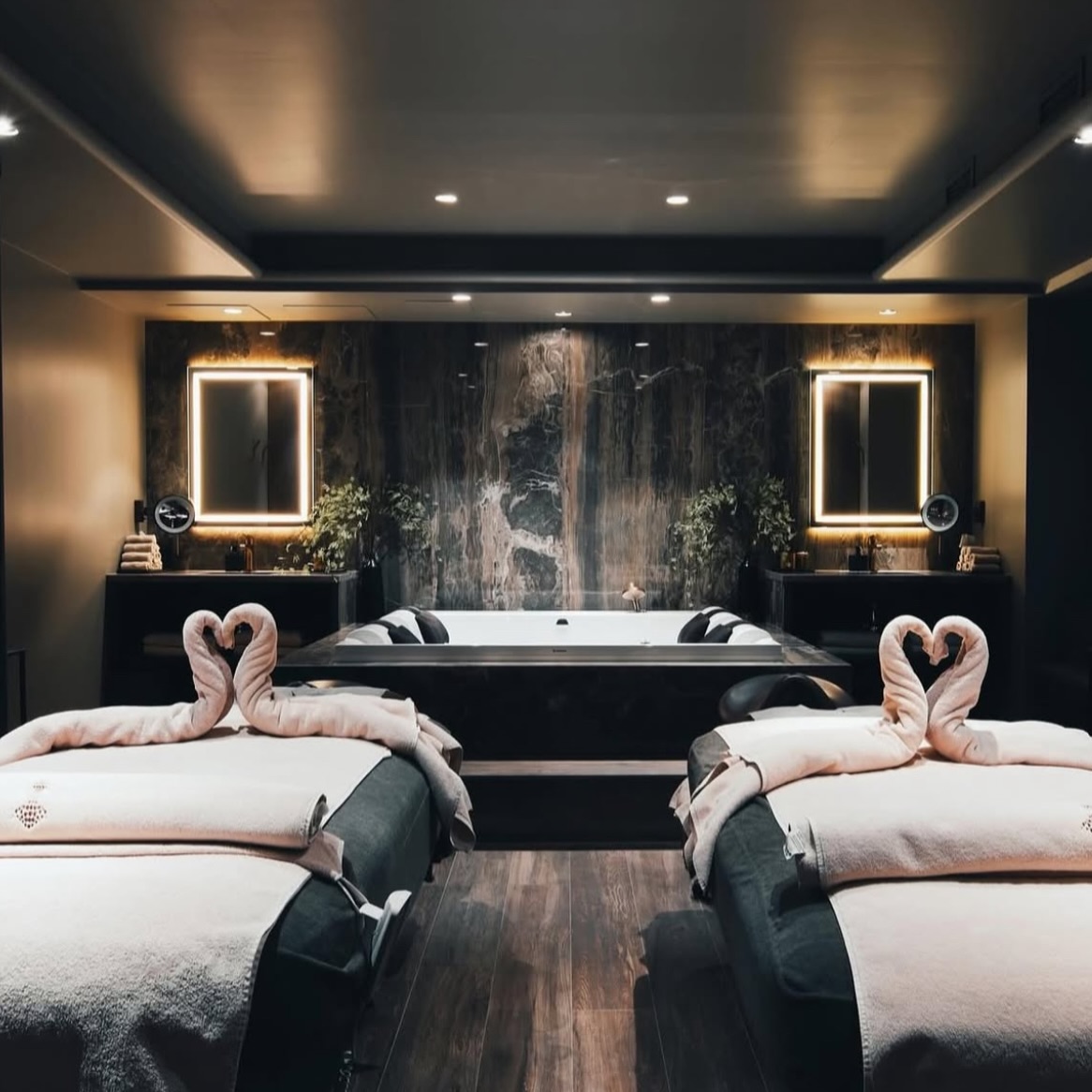 JANUARI ERBJUDANDE!
Ta en paus och unna dig en skön massage!
Med koden MASSAGE får du 20% rabatt på alla våra massagebehandlingar under hela januari.🤍