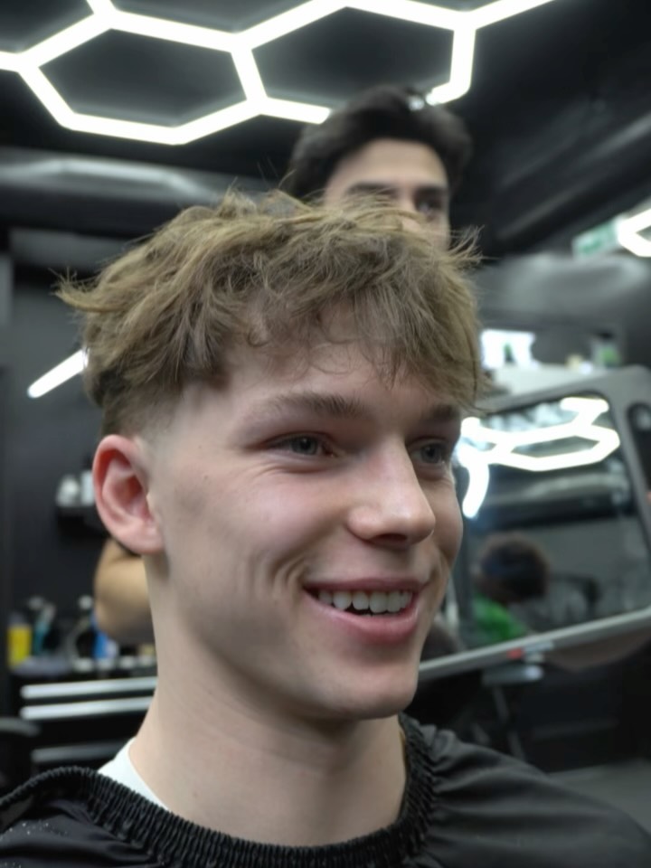 Starting 2026 clean with a fresh low taper.
💈First Class Hair Studio | Brampton, ON📍
*** WALK-INS WELCOME ANYTIME ***
#FirstClassHairStudio #BramptonBarber #BramptonFade #fade #FadeGameStrong #OntarioBarbers #BramptonHaircuts #BramptonGrooming #BarberLifeCanada #BramptonStyle #BarberJobsBrampton #NowHiringBarbers #BarberLifeON #BarbersOfOntario #bramptontaperfade