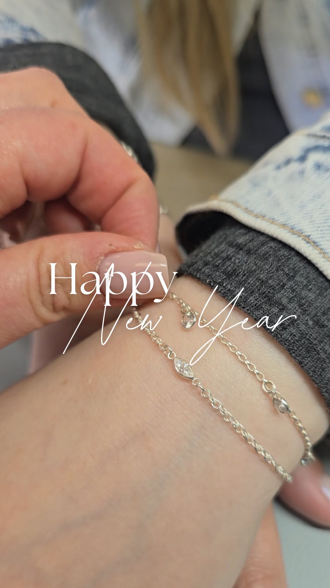 A new year always brings new energy, so you’ll be thinking about what you want to set as your new intentions and the person you’d like to become as we step into 2026💌✨
Maybe you need a reminder of how far you’ve come, or perhaps you want something that will mark a new era of you…
A permanent link might be exactly what you need⭐️
A tiny piece of intention, welded to you as a symbol of growth, connection or simply just a promise to yourself 🤍
Let’s start your year right | 🔗 click the link in bio for appointments | based at @jemmaelizabethbeauty