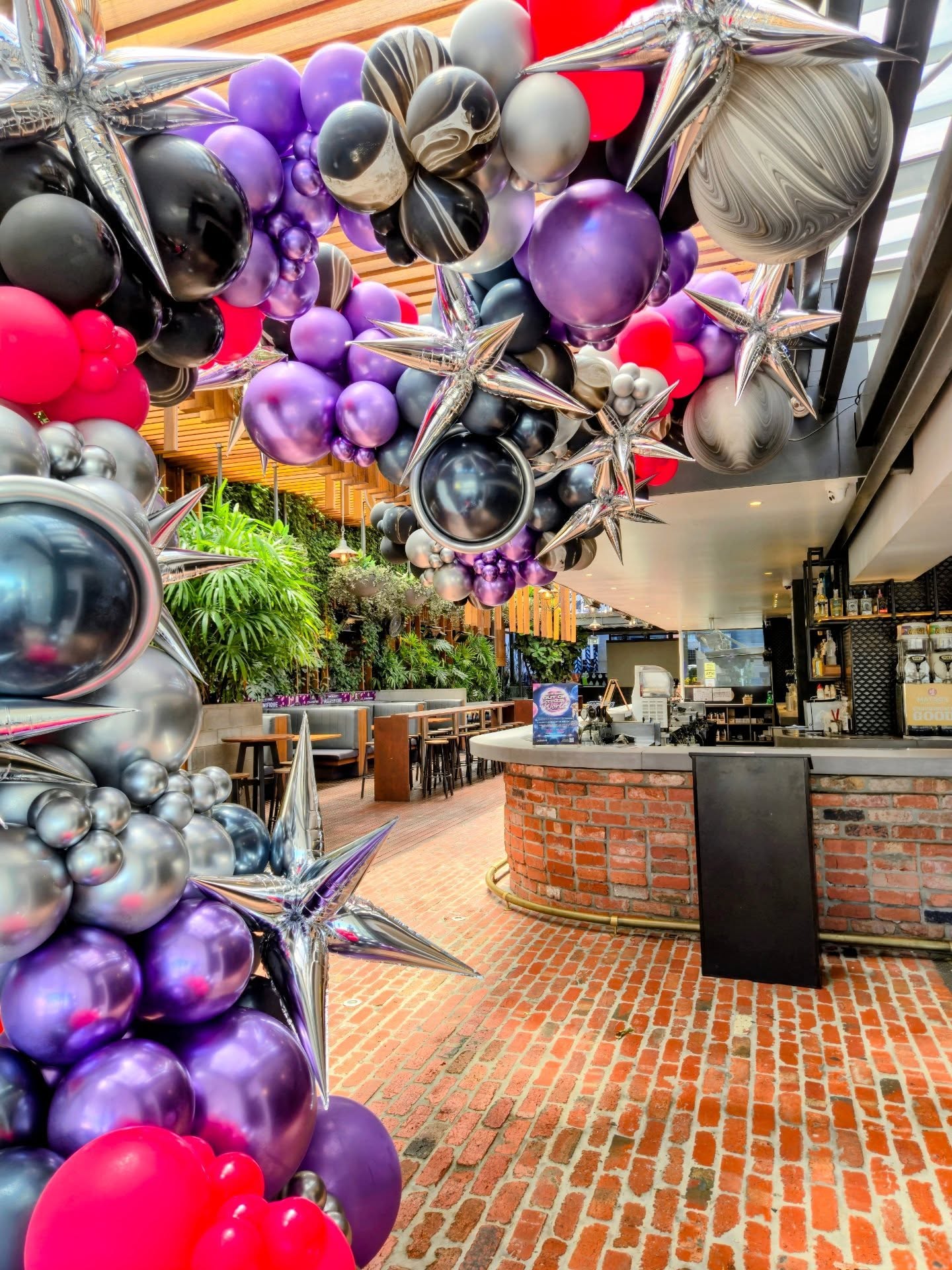 Walking into 2026 like...
Were your NYE Celebrations out of this world? 🎆
#ceilingballoons #spaceballoons #spacetheme