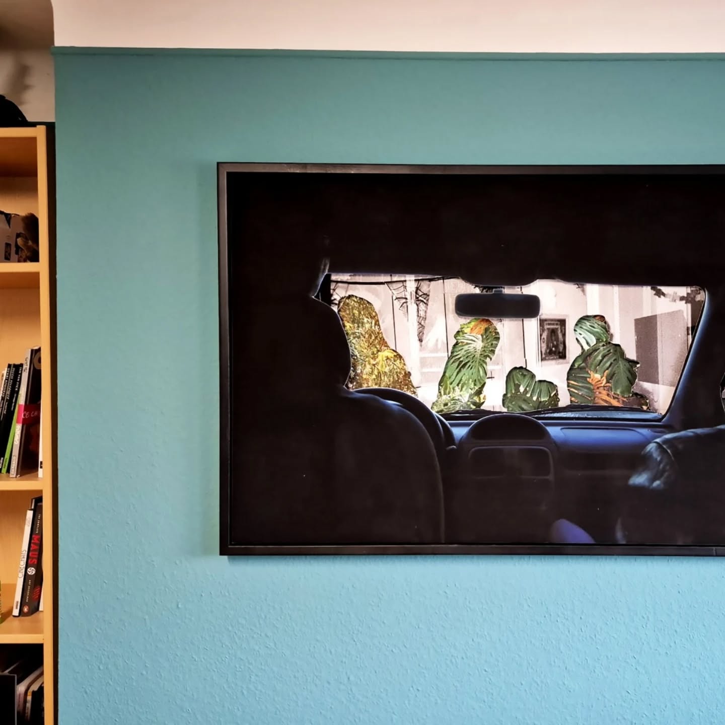 Cruising down memory lane.
70 x 100 cm
Fading Memories Series
Multilayered Photography collage
Taken with Nikon AF200, printed on Hahnemühle Photo Rag, black wooden frame
2025
My photo collages illustrate how our memories fade and merge with older or forgotten ones. Over time, these memories blur together, get mixed, become abstract. The burnt spots symbolize memory loss, erased by time or diseases.
This one is about the people we meet on our journey. The faces we forget, the feelings we share, the moments we experienced.
#photography #collage #analog #luxembourg #art