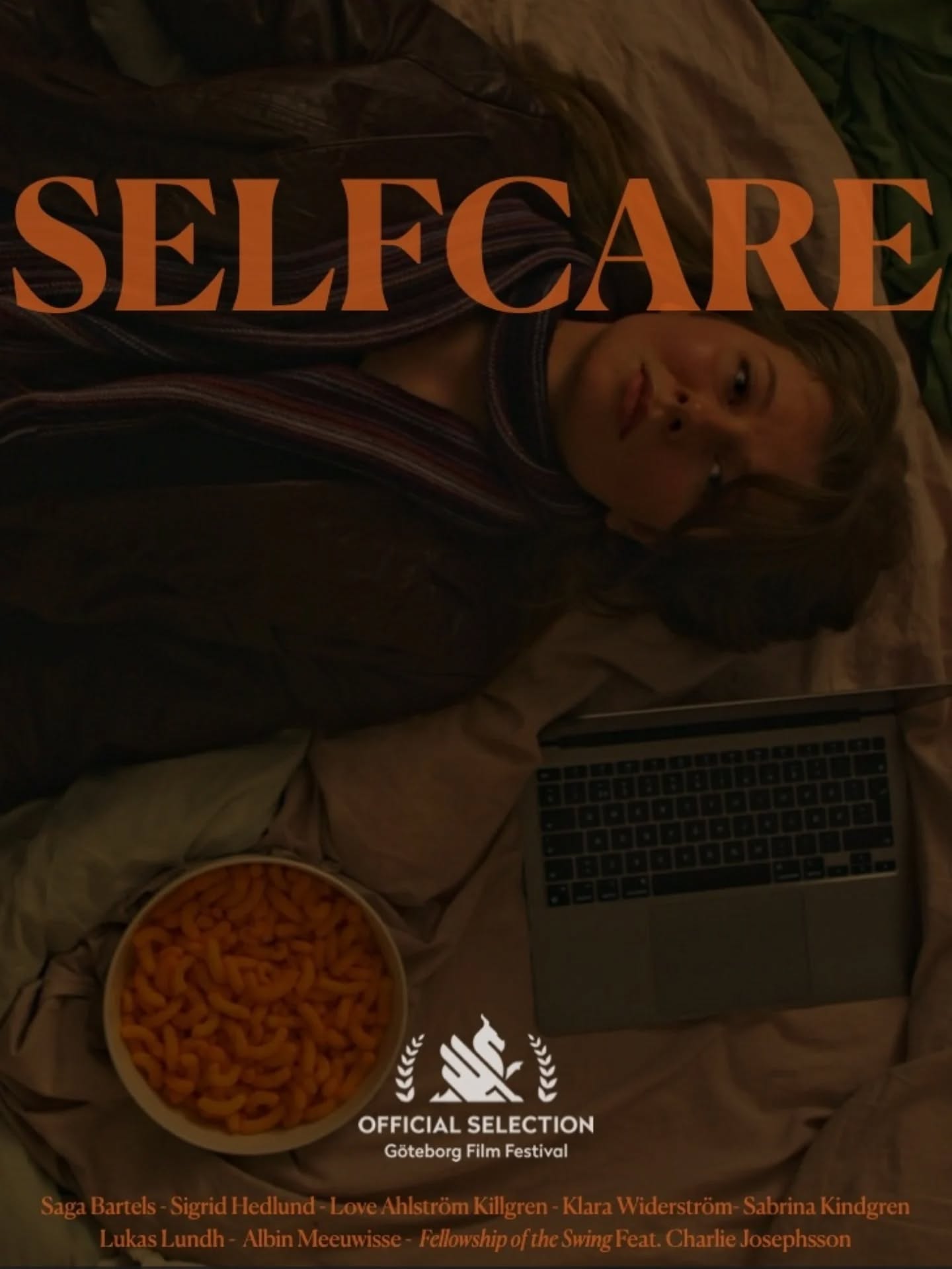 A few months ago, a friend of mine was making a short film for Göteborg Filmfestival 2026 and asked if I could provide the music. Long story short, I can finally announce that her movie was chosen to be premiered during the festival later this month!! 🌟
I absolutely love the film by @sagabartels directed by @sigrid.hedlund, and it was a treat to work with the music!
She asked for some chaotic jazz, which seemed like a difficult task to do myself. So I asked a few friends of mine if they wanted to do a short recording session, and voilà!
@linneastoll @isakpedersenmusik and @antongustafmeijer have a jazz trio called @fellowshipoftheswing, and I asked pianist @charlizerd to join in on saxophone. The result was perfect!
#music #shortfilm #göteborgfilmfestival #jazz #filmmusic